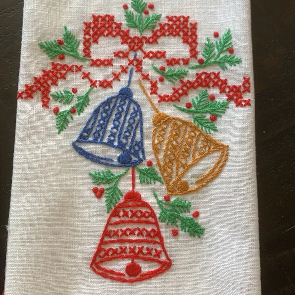 Set of 2 Handmade Christmas Decorative Towels and 4 Napkins